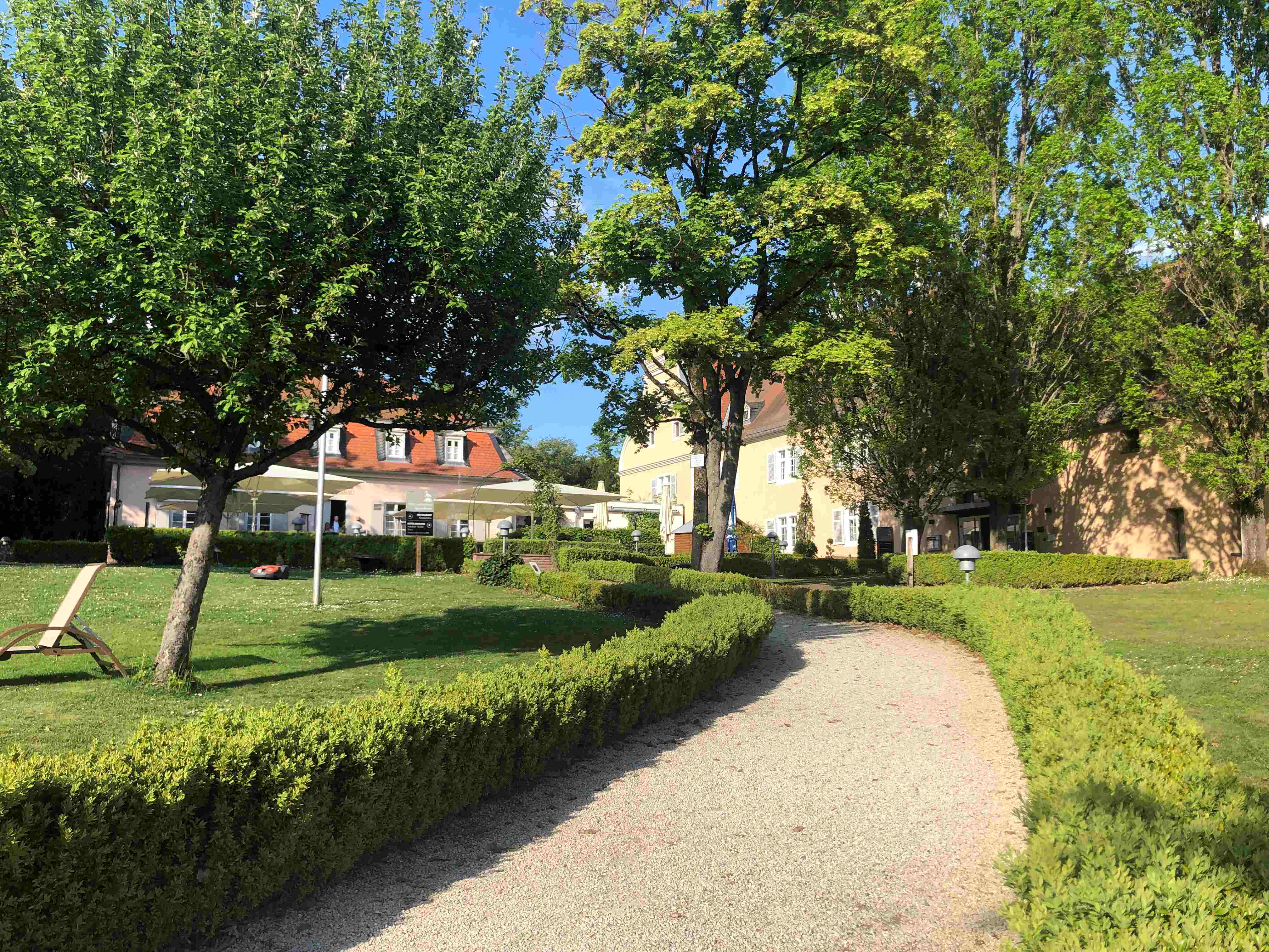 PERSÖNLICHKEITSENTWICKLUNG 9 Hotel Jagdschloss Kranichstein Weg Kavaliersbau Human Development kolleg
